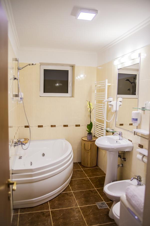 Business Class Apartment Kaloşvar Dış mekan fotoğraf