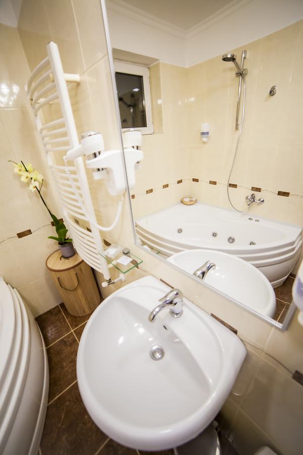 Business Class Apartment Kaloşvar Dış mekan fotoğraf
