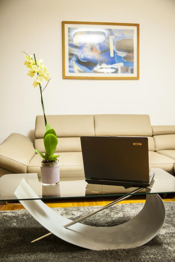Business Class Apartment Kaloşvar Dış mekan fotoğraf