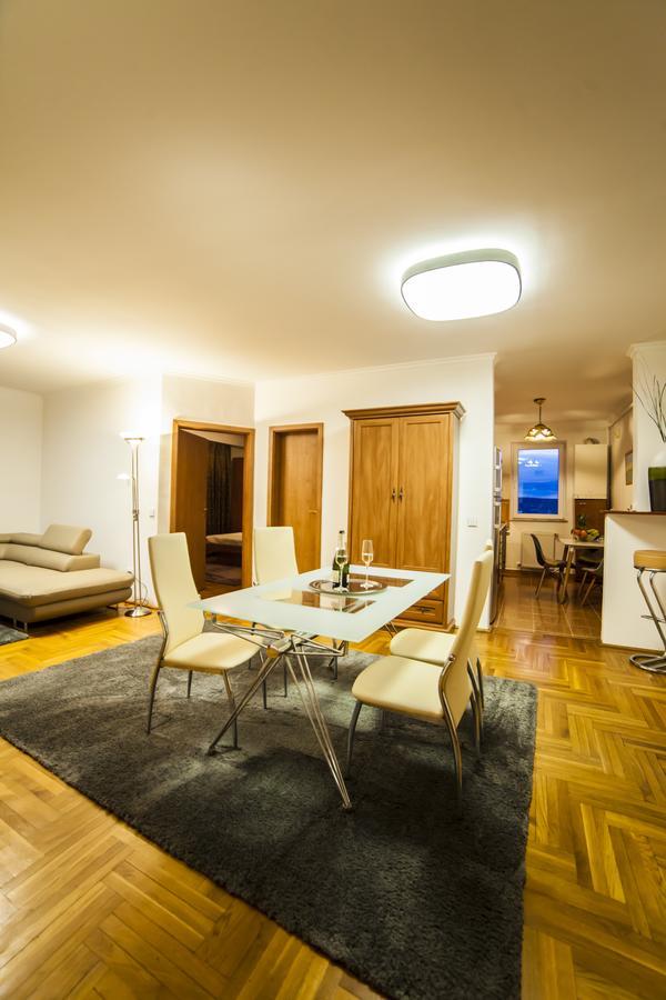 Business Class Apartment Kaloşvar Dış mekan fotoğraf